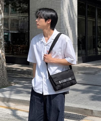 クライン N19 ミニマル ショルダークロスバッグ