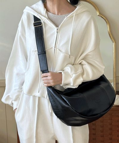 ルビナティン デイリー半月スリングバッグ ビッグサイズ 6カラー 肩掛け・斜め掛け 2WAY 画像 2
