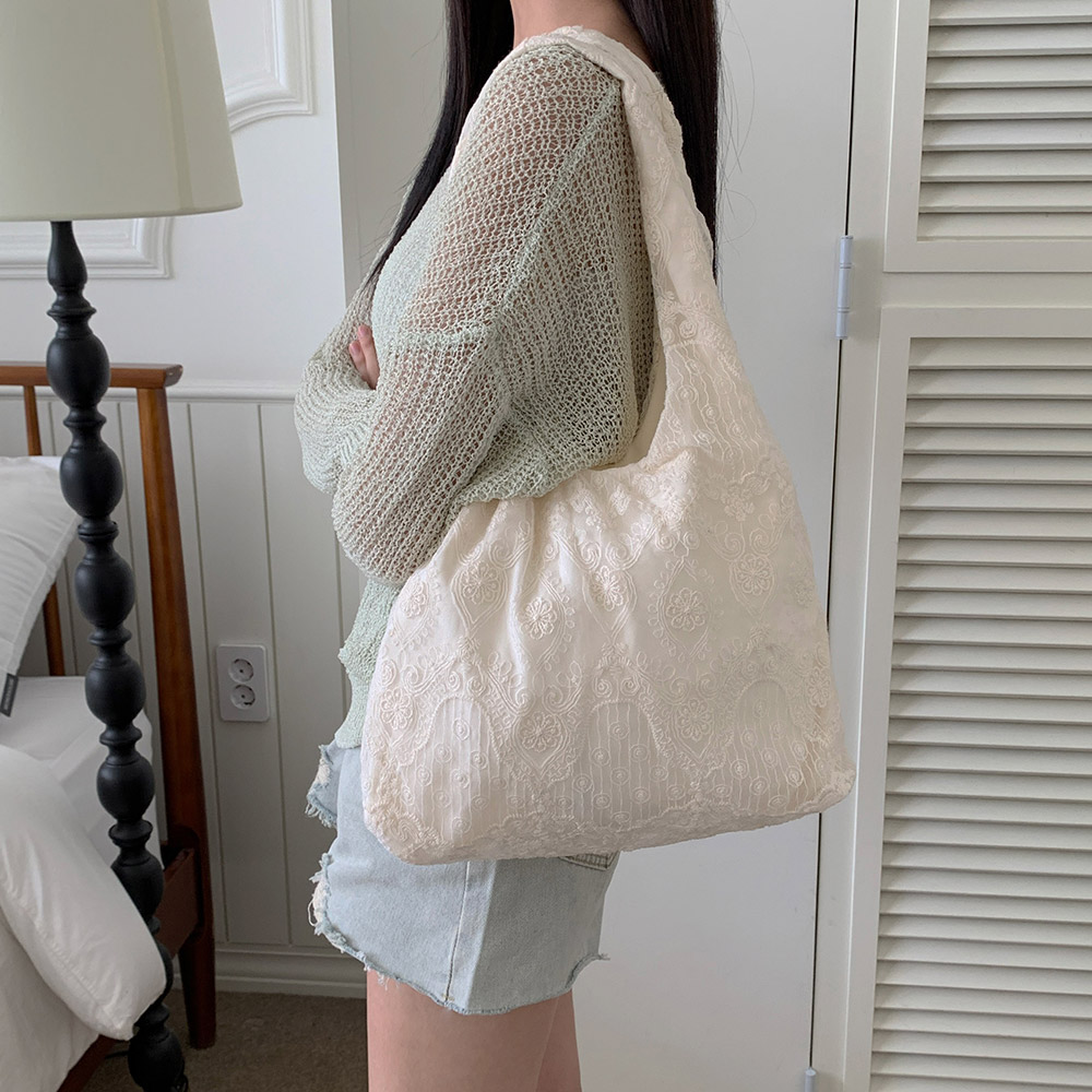 BE MY MUSE SENDIO レース刺繍ショルダーバッグ ラブリーデザイン 画像 3