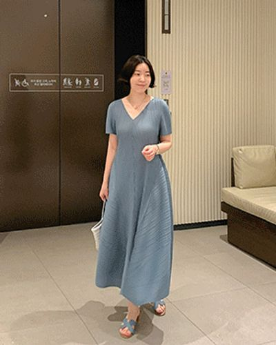コココブラック Vネックプリーツワンピース レディース エレガント 画像 2