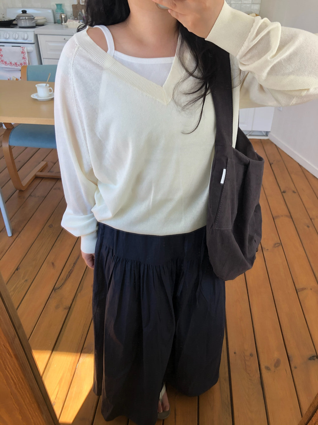 レブジン クール ブイネック ニット 5カラー展開 春夏向け軽量セーター 画像 4