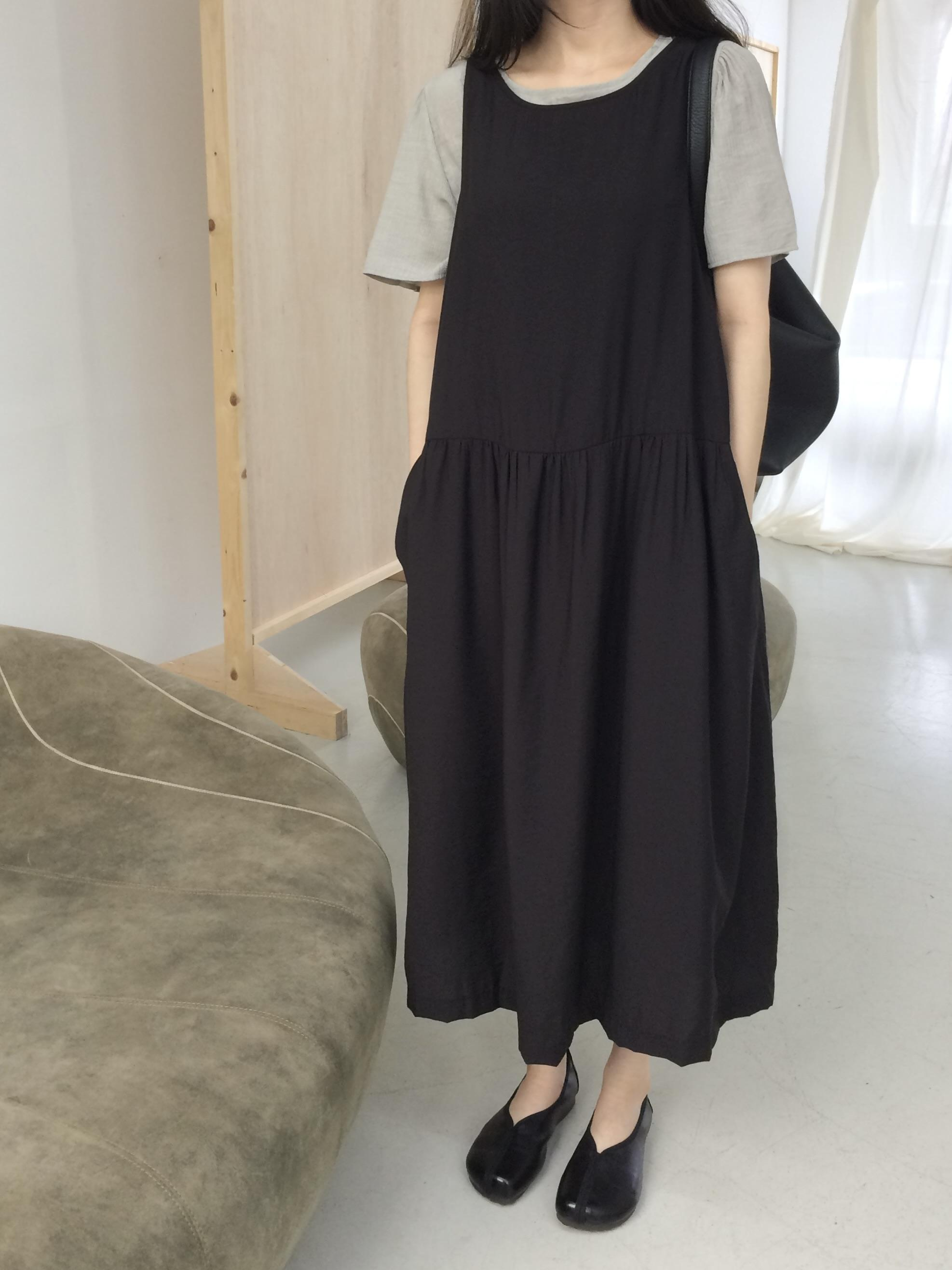 メトイソノ コンチ ナシ ロング ワンピース ノースリーブ 2カラー