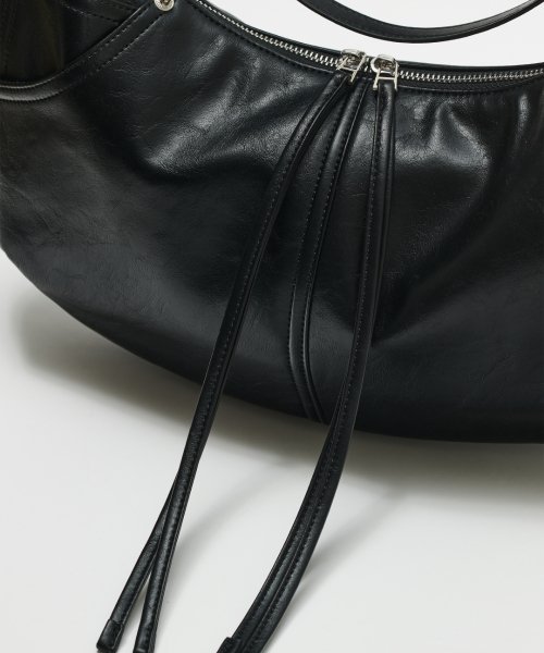 메종미네드(MAISON MINED) LEATHER SADDLEBAG BLACK 이미지 7