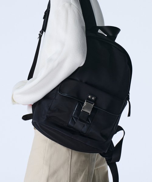 메종미네드(MAISON MINED) BUCKLE STRAP HOBO BACKPACK 이미지 4