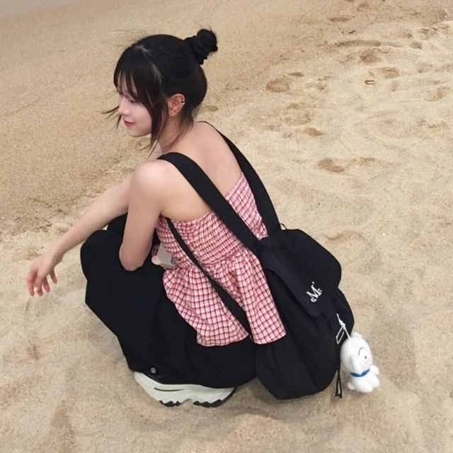 ブラック