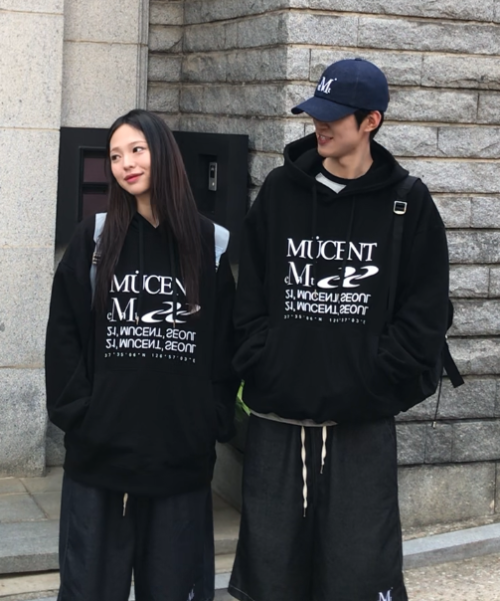 MUSENT エッセンシャルレタリング ルーズフィットフード 男女兼用 4カラー