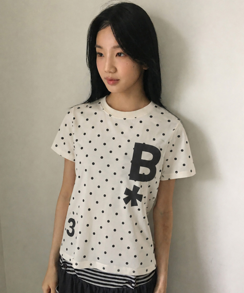 バウプ B logo スリムフィット Tシャツ ドットアイボリー メンズ 半袖 画像 2