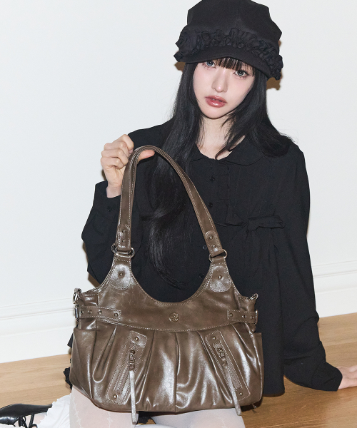 アンバー バックル ショルダーバッグ ベージュ