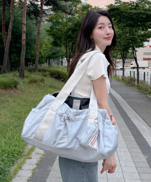 MASMARULEZ [파우치세트] glossy shoulder duffel bag_Mist blue 이미지 3