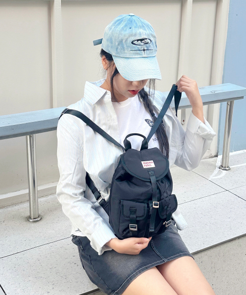 마스마룰즈(MASMARULEZ) mini ver. Glossy belted flap backpack_Black 이미지 4