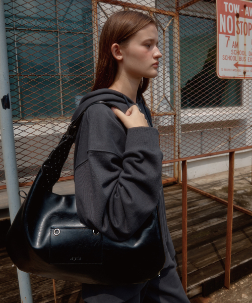레터리(LETERIE) BUCKLE REVERSIBLE SHOULDER BAG_4COLOR 이미지 3