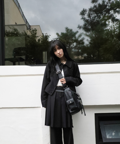 IUGAMAKARAS 이우가마카라스(IUGAMAKARAS) Multi Pocket Leather Bag (Black) 이미지 7