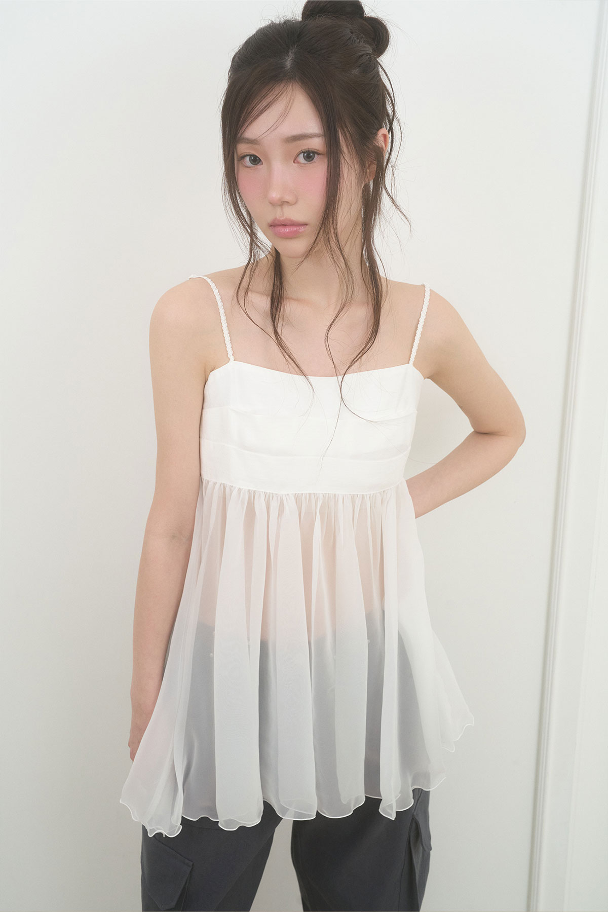 リメク シフォン ストラップドレス ホワイト 軽やかな着心地のノースリーブワンピース 画像 8