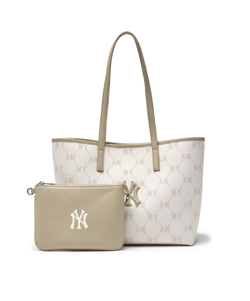 MLB モノグラム ジャカード トートバッグ NY クリーム