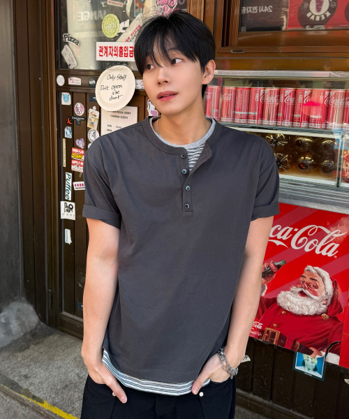 キミュア レイヤードデザイン ヘンリーネック クロップ Tシャツ 半袖 チャコール 画像 2