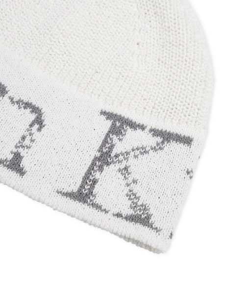 마뗑킴(MATIN KIM) CRACKED LOGO LIGHT BUCKET BEANIE IN IVORY 이미지 3